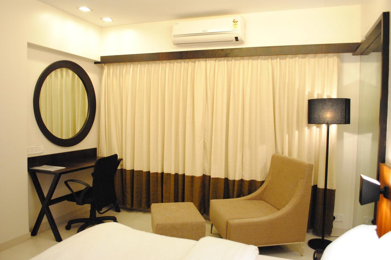 Hotel Landmark Ratnāgiri Exterior foto